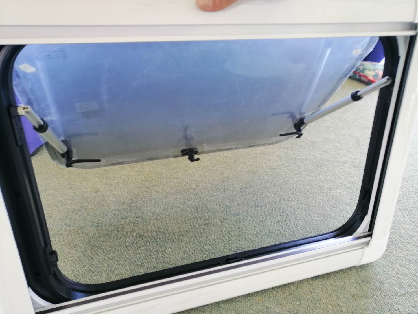 RV / Caravan / Van / Horse truck Windows 700 x 500